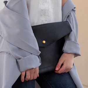 Glass Ladder & Co Megan Portfolio Clutch